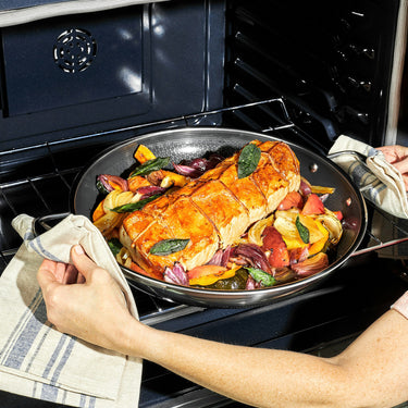 35cm HexClad Hybrid Pan with Lid