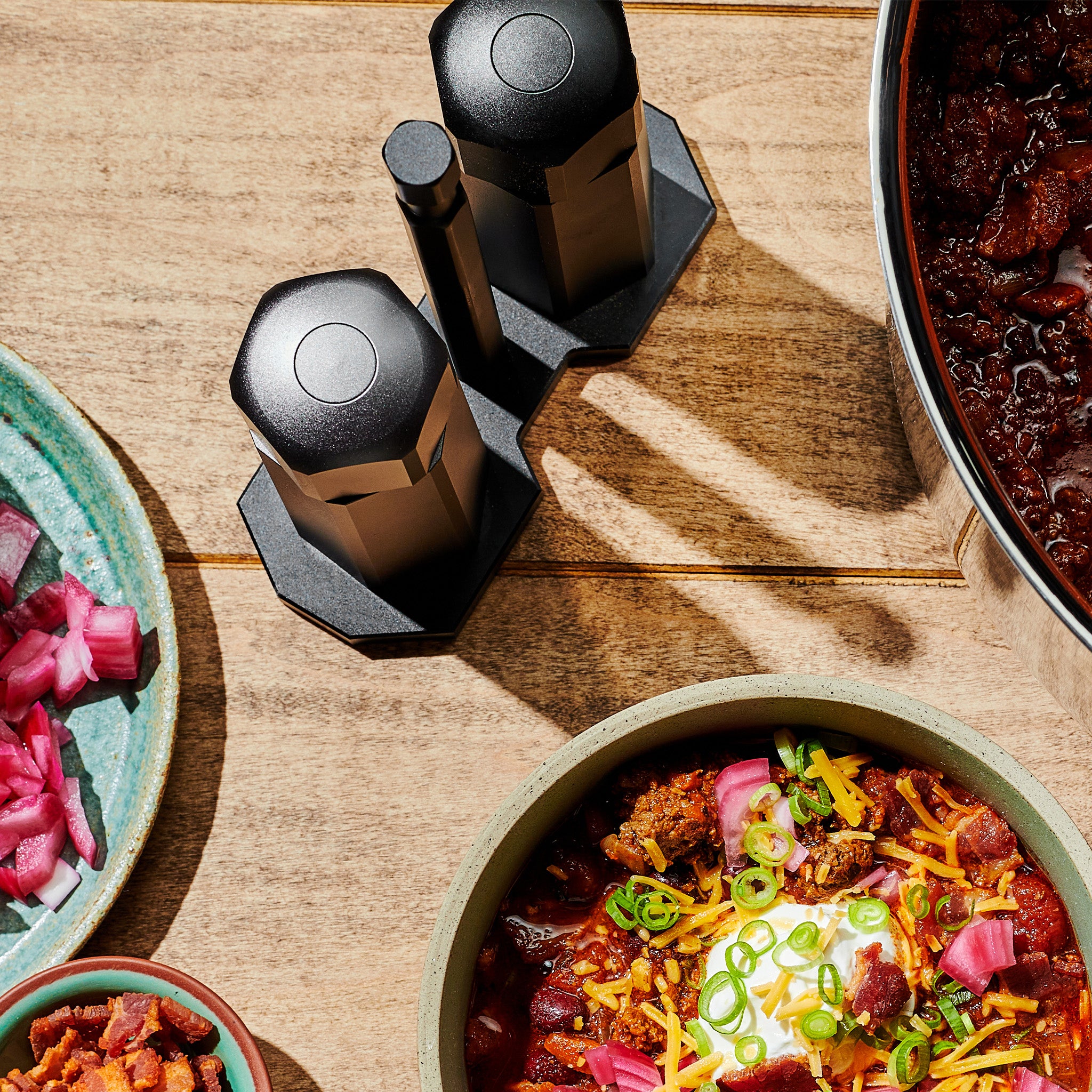 HexMill Tabletop Salt & Pepper Grinder Set – HexClad Cookware UK